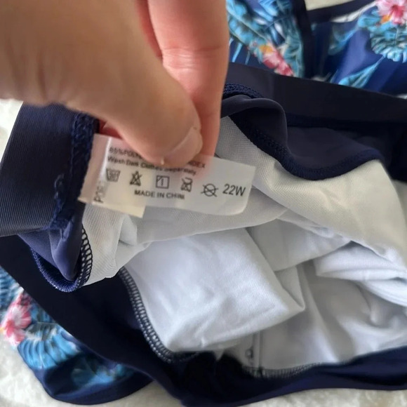 Holpick blue tropical floral print top and swim shorts bathing suit size 22W NWT - Picture 9 of 9